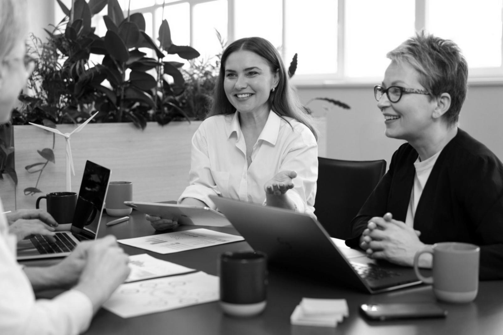 Teamarbeit bei polaryntho - Gemeinsam an Finanzlösungen arbeiten